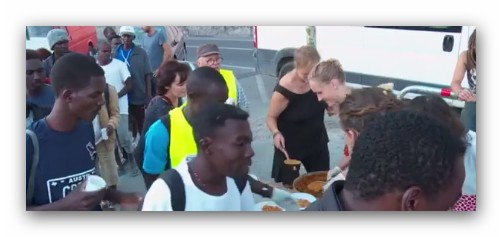 أعداد غير مسبوقة من اللاجئين على الحدود الفرنسية الإيطالية وفرنسا تضع حواجز و نقاط تفتيش