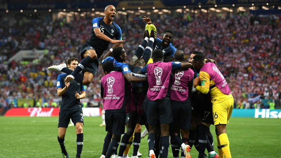 فرنسا تتوج بطلة لكأس العالم لكرة القدم للمرة الثانية في تاريخها بفوزها على #كرواتيا 4-2